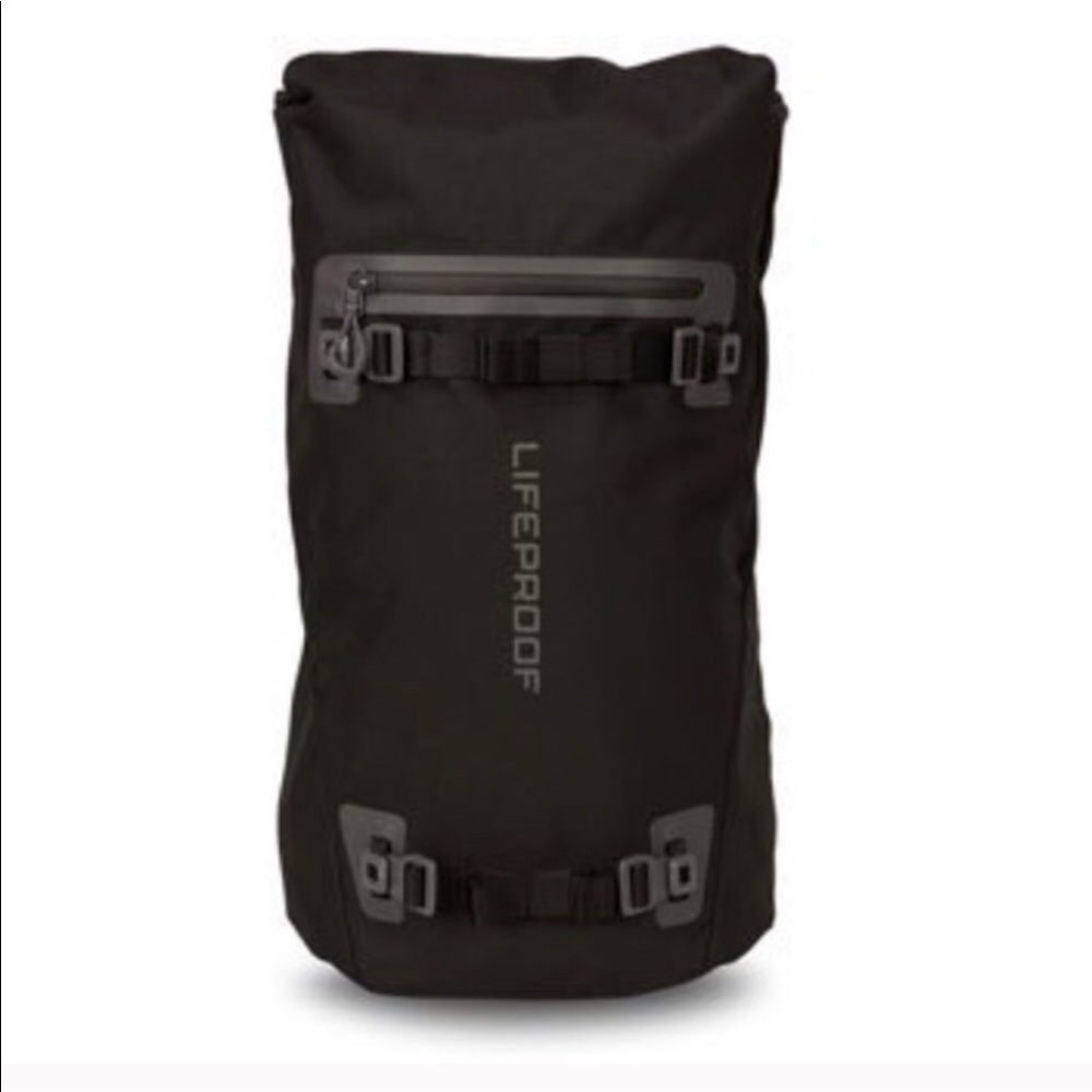 NWT LIFEPROOF Quito 18L Backpack in Black